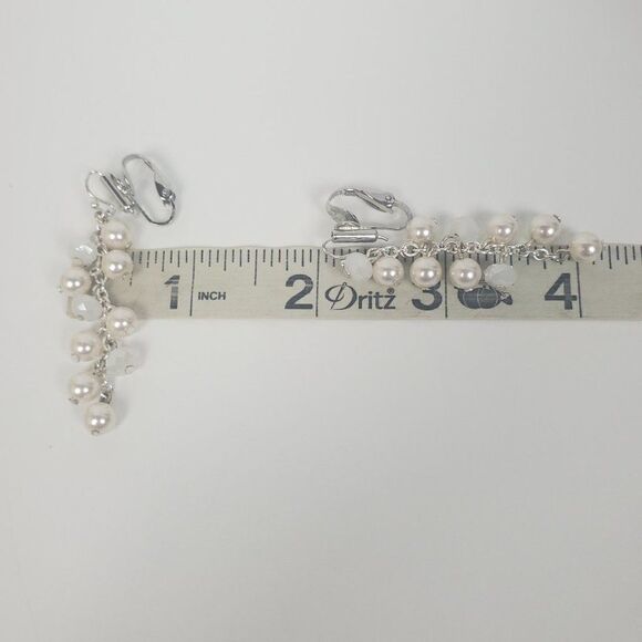 Vintage Faux Pearl Bead Opaque White Glass Silver Tone Dangle Drop Clip Earrings - Picture 5 of 6